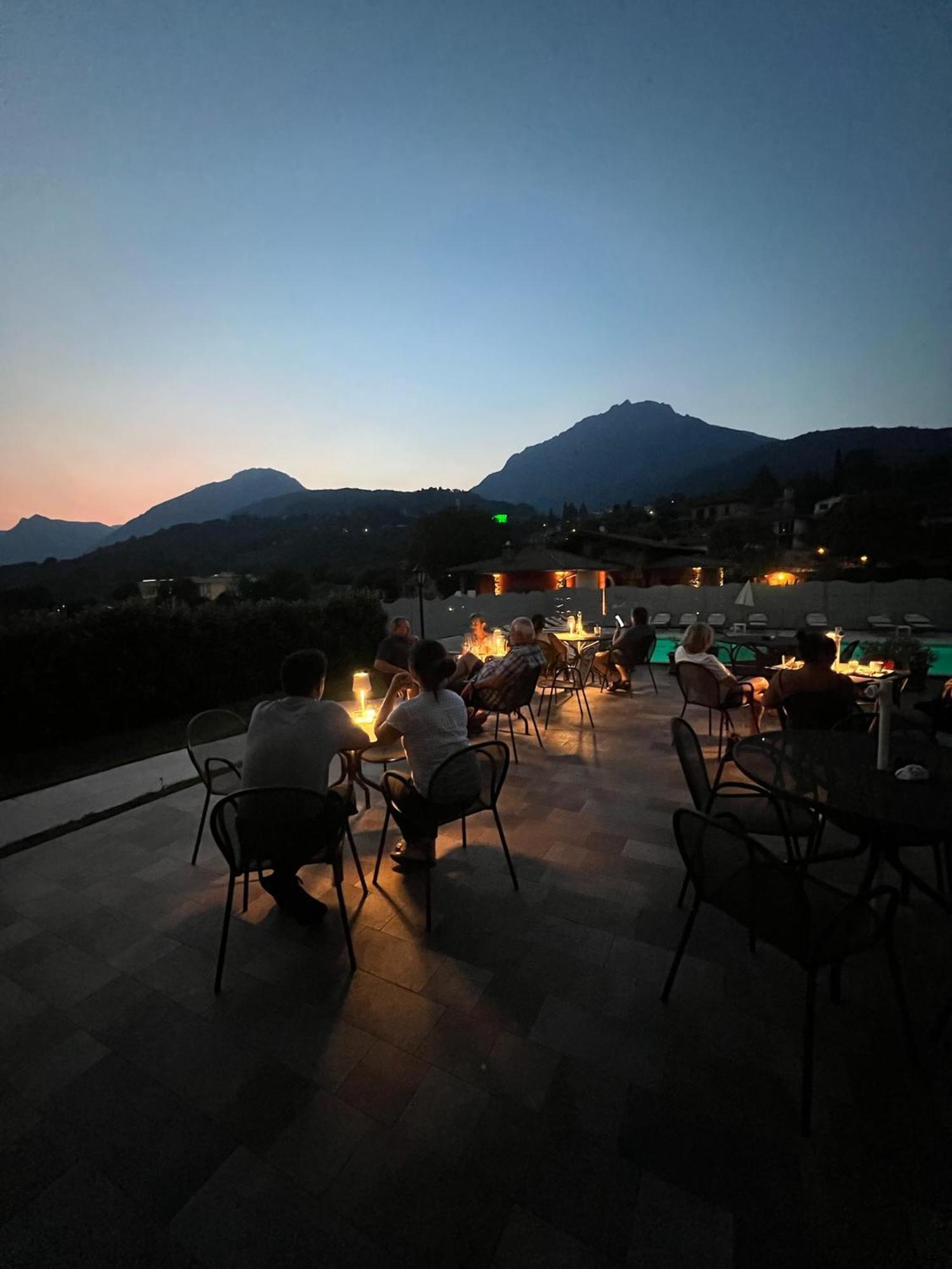 Hotel Merloni Grandola ed Uniti Екстер'єр фото