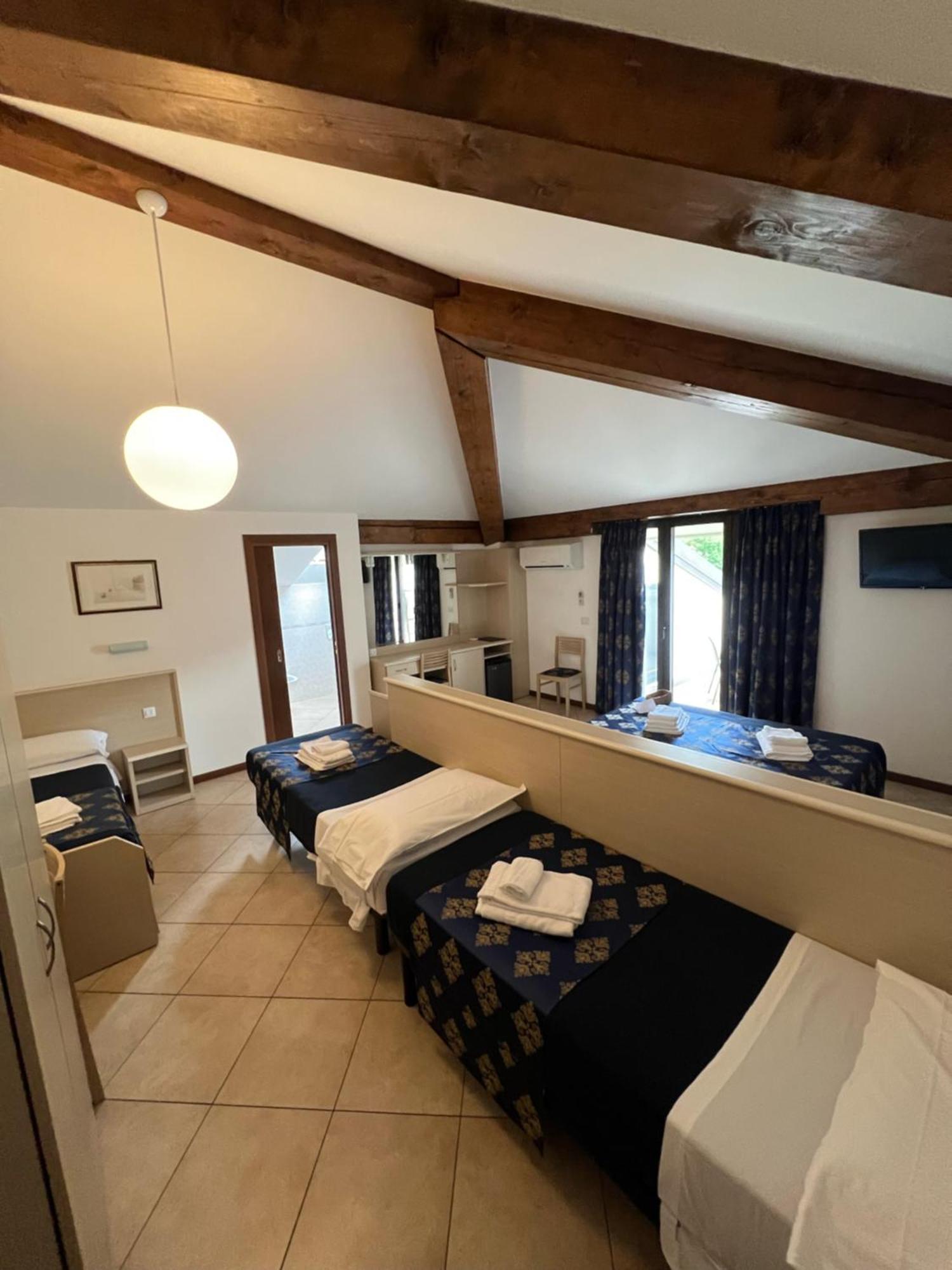 Hotel Merloni Grandola ed Uniti Екстер'єр фото
