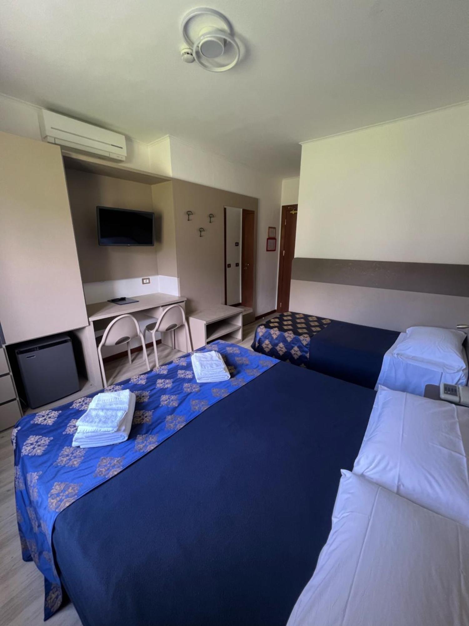 Hotel Merloni Grandola ed Uniti Екстер'єр фото